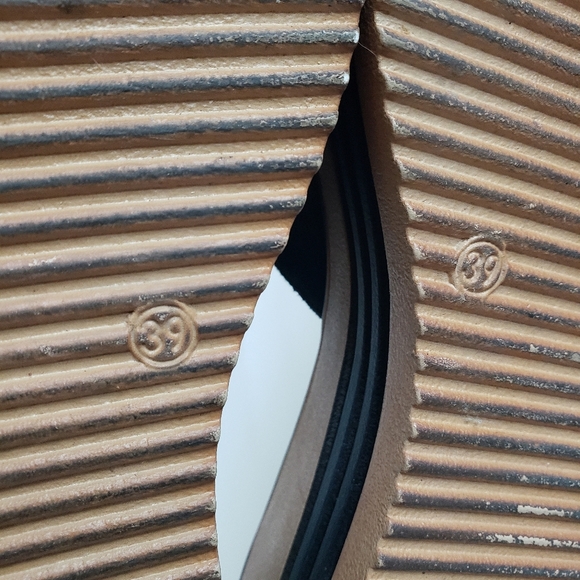 Smartty sz 39 (8.5) platforms black and tan heels - Picture 8 of 12